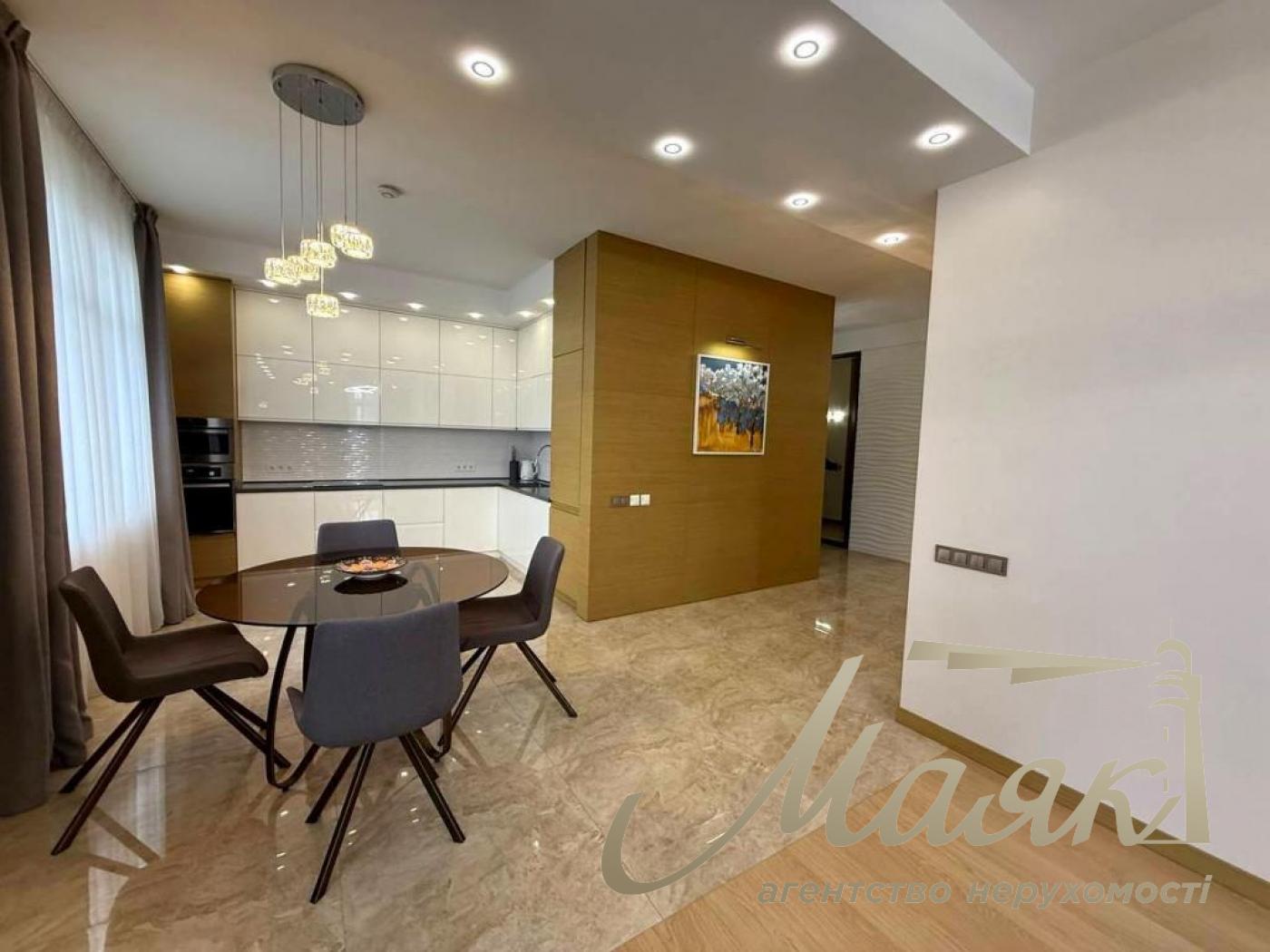 Rent 2-bedroom apartment in the historical center, Koninsky St. (Turgenevskaya)