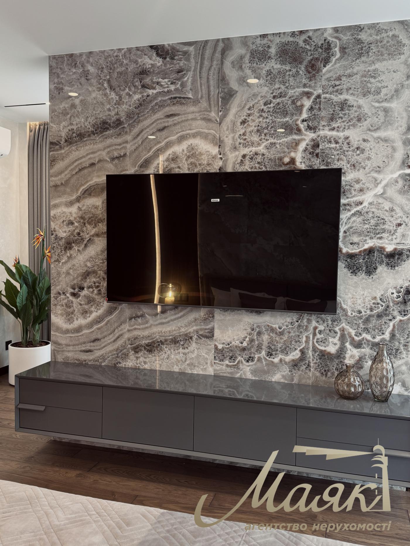 Продаж квартири 120m2 в ЖК Французький квартал 2, вул. Джона Маккейна 3а, Центр, Київ