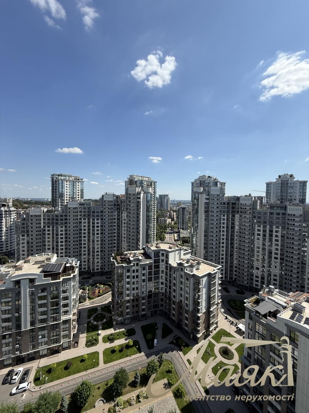 100-square-meter penthouse for rent in the Podvysotsky residential complex, Podvysotsky Street