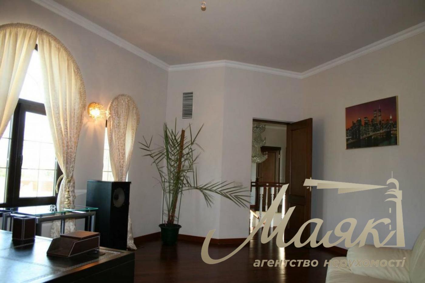 Sale of a 2-storey house 290m2 in the village of Novye Bezradichi