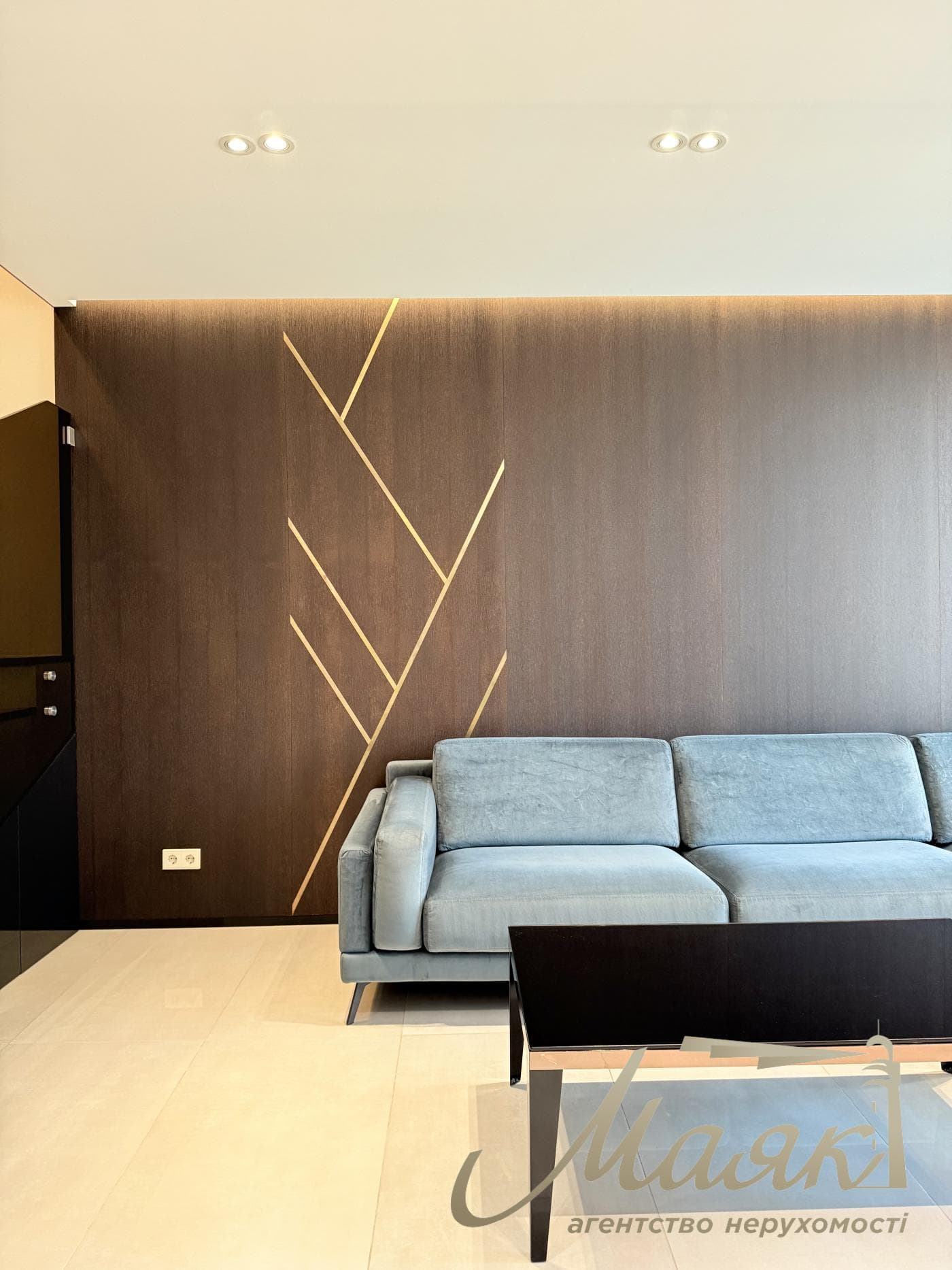 100-square-meter penthouse for rent in the Podvysotsky residential complex, Podvysotsky Street
