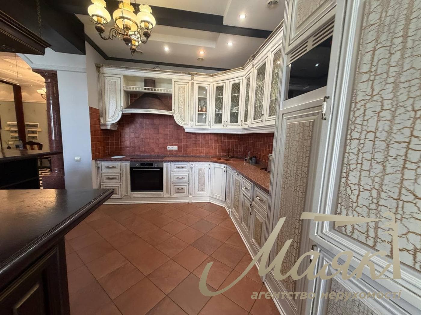 3-Bedroom Apartment for Rent in the Botanic Towers Residential Complex
