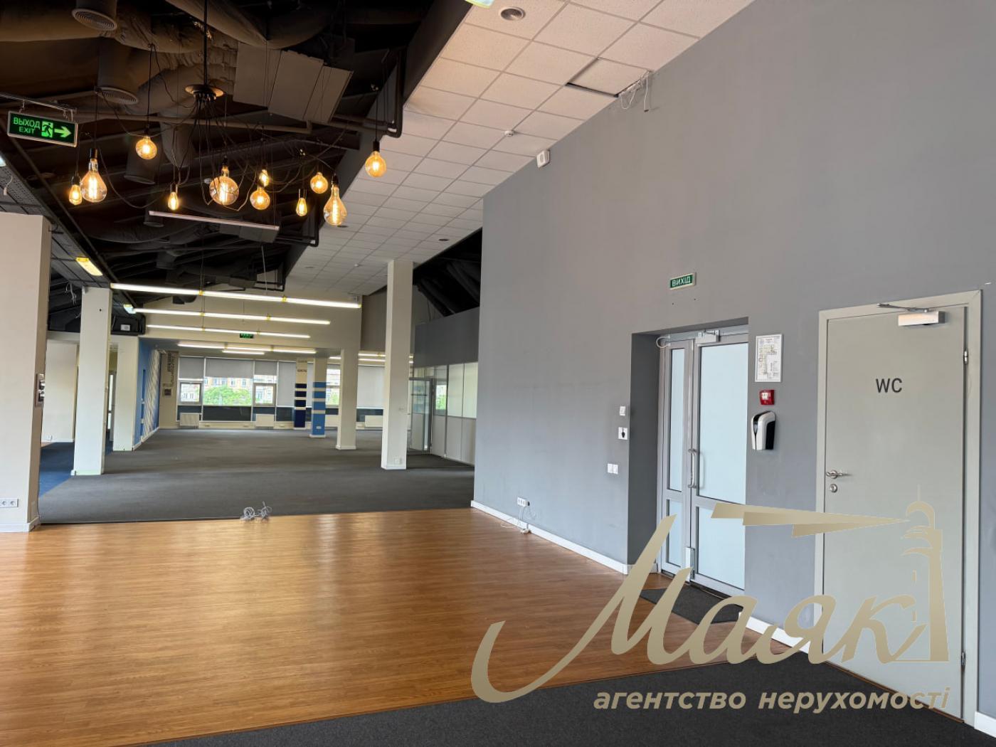 Оренда офісу 944 м2 у БЦ з ремонтом, терасою Олімпійська