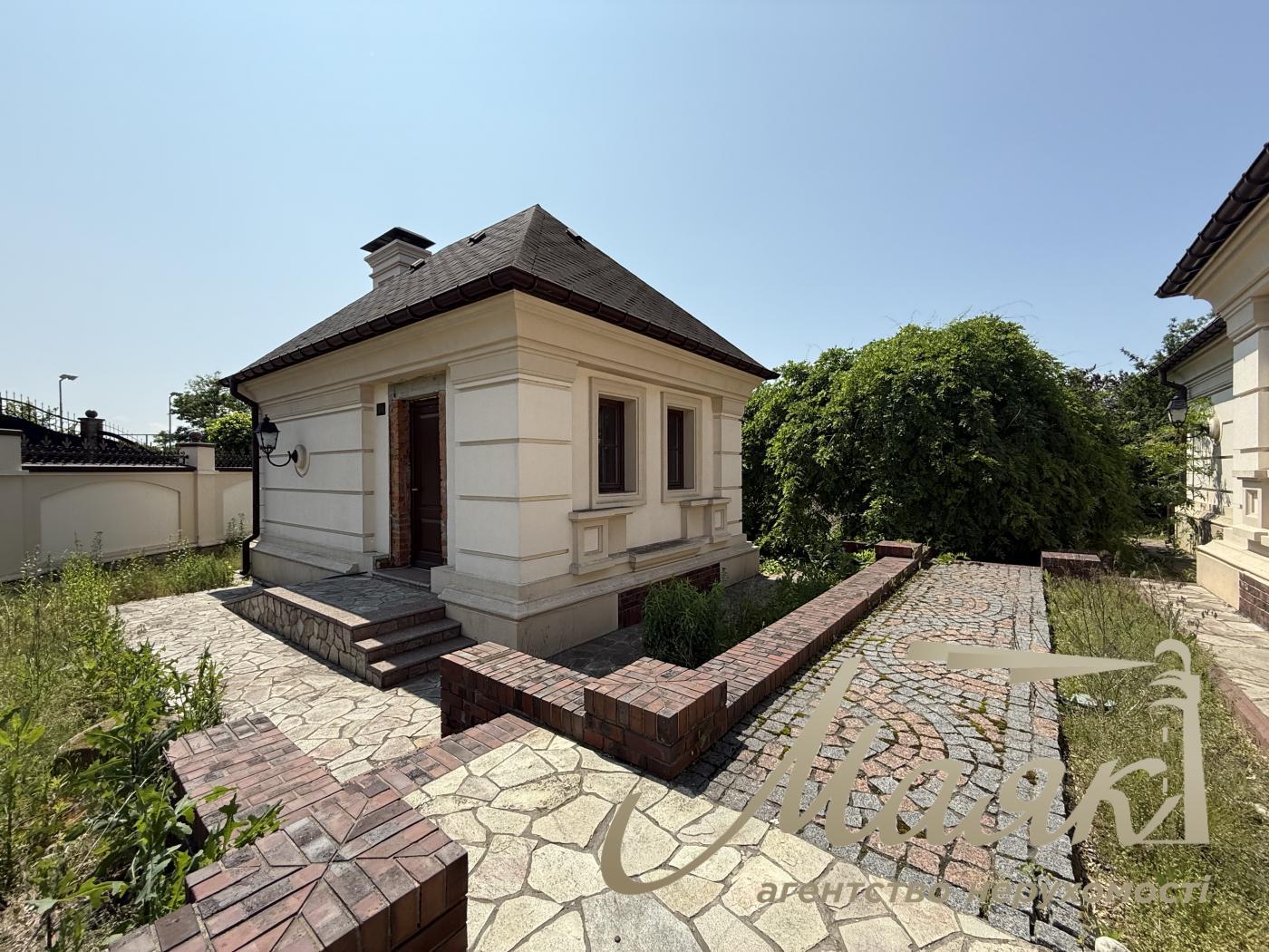 Продаж будинку біля води 1200 кв.м у Кончі-Заспі | Свій пляж і вихід до води