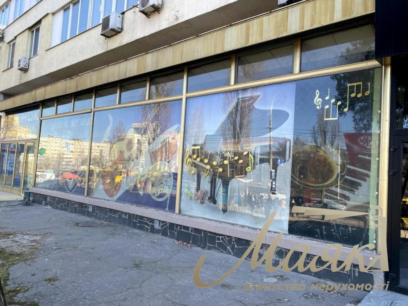 Оренда фасадного приміщення 510 м.кв. Велика Васильківська, метро Либідська