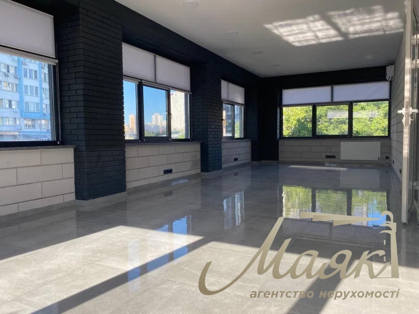 Оренда окремої будівлі площею 750 м² під офіс поруч із станцією метро «Осокорки», Дарницький район
