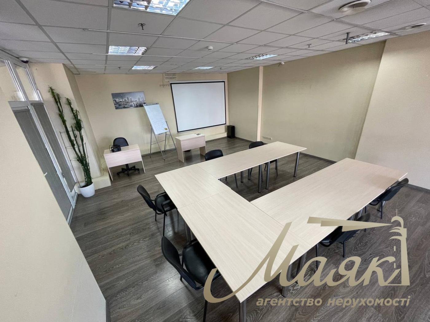 Аренда офисного помещения(115м2)свободного назначения, Осокорки