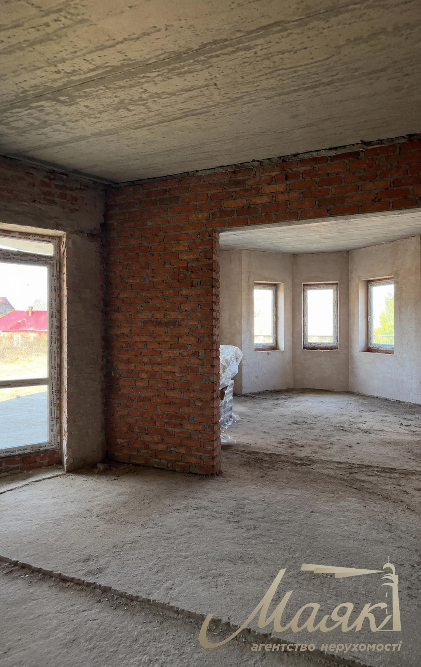 For sale two-storey house 270m2 in village Kremenishche, Kyiv-Svyatoshinsky district