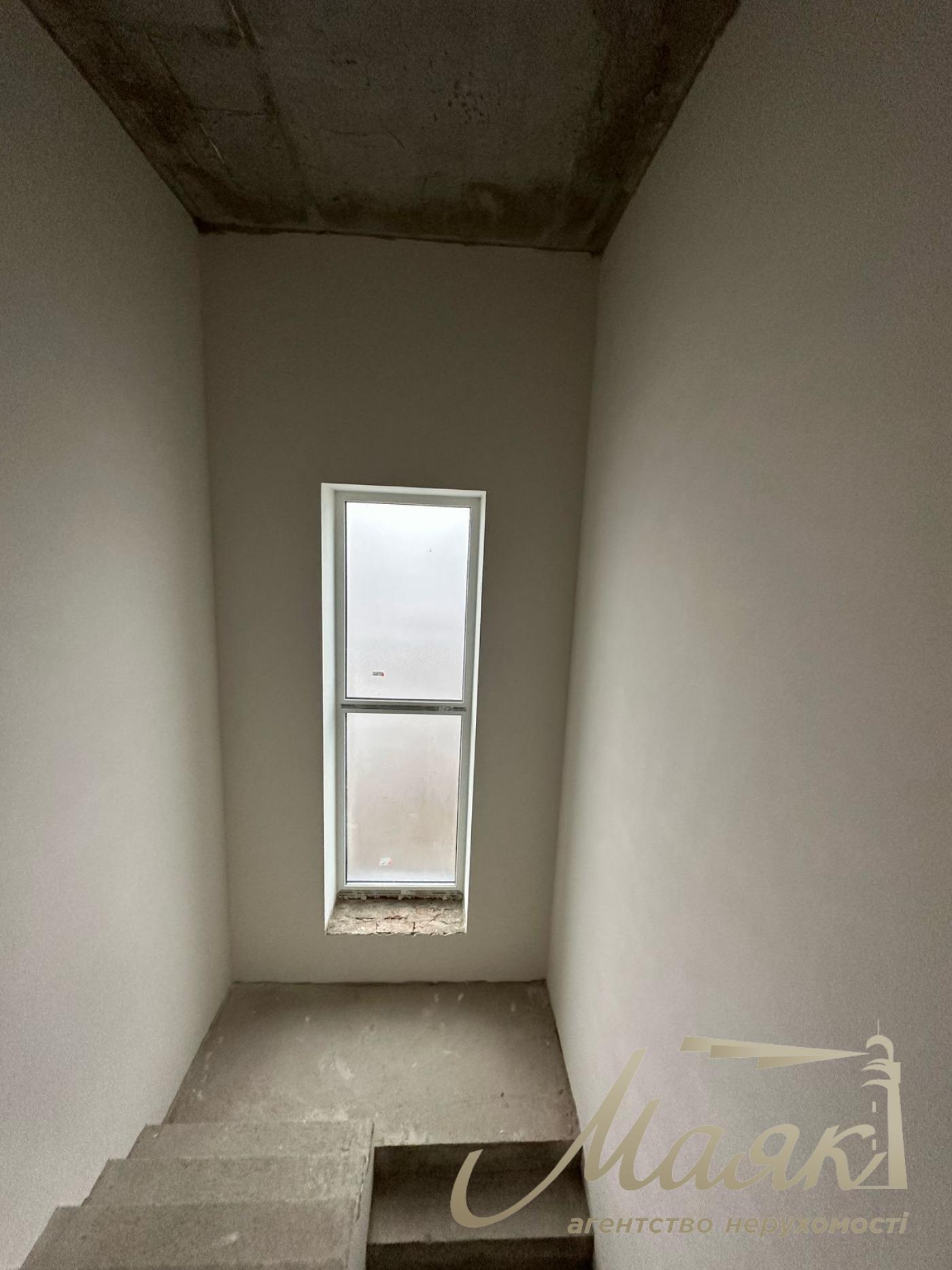 Предлагается к продаже качественный дом в селе Ходосовка — всего в 10 минутах езды от Киева