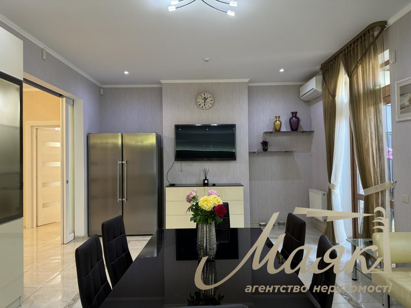 Rent 2-storey house 220m2 in. Ivankovici/Kruglyk, KG "Maetok"