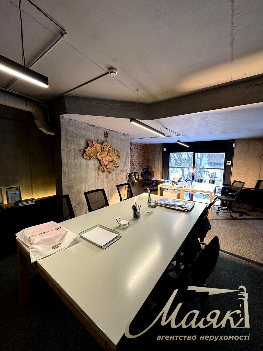 Оренда фасадного приміщення ЖК Французький квартал, вул. Філатова