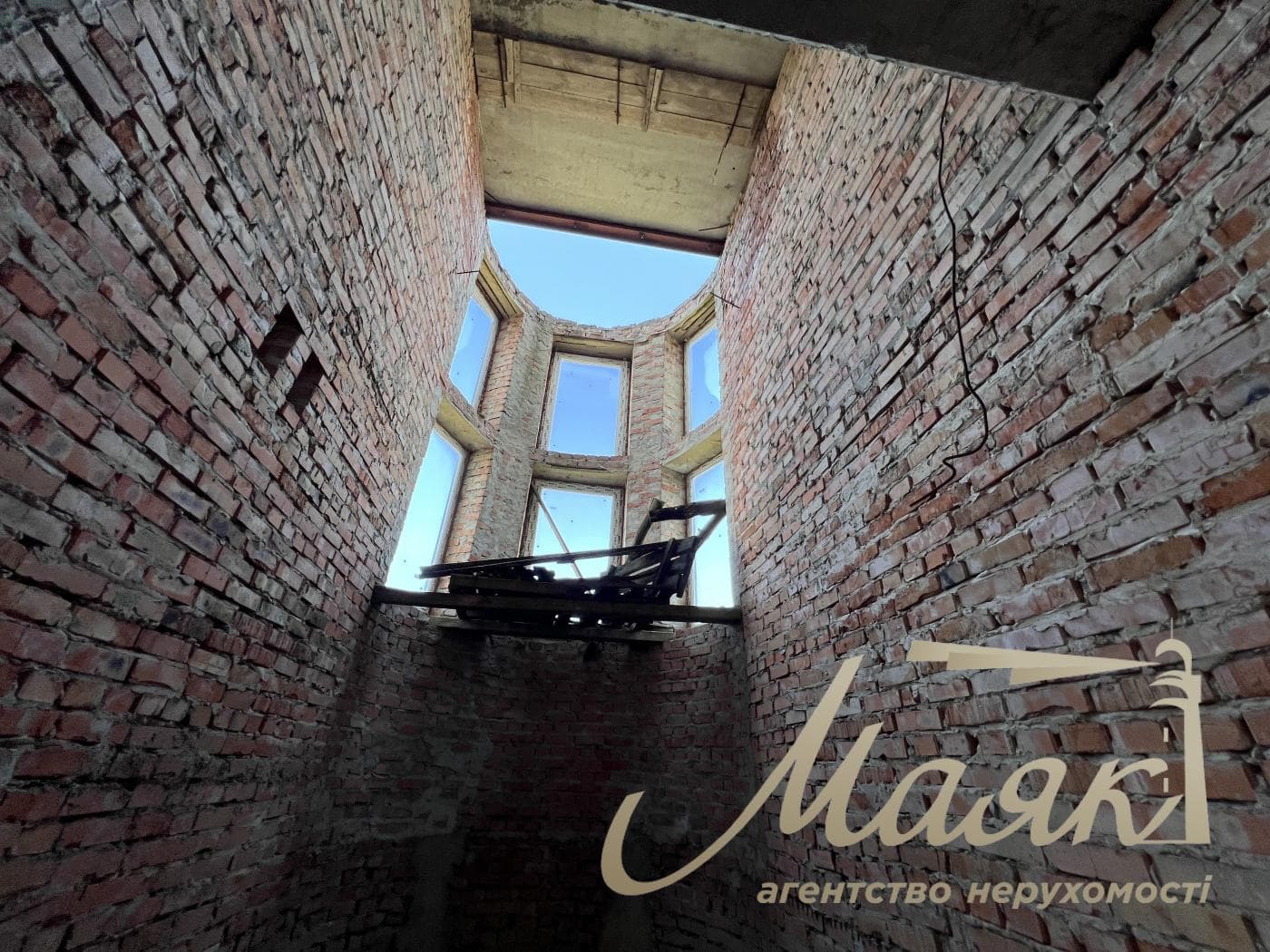 Продажа 2х этажного дома 220м2 в с. Кременище, ул. Грушевского, Киево-Святошинский район, Киевская область.