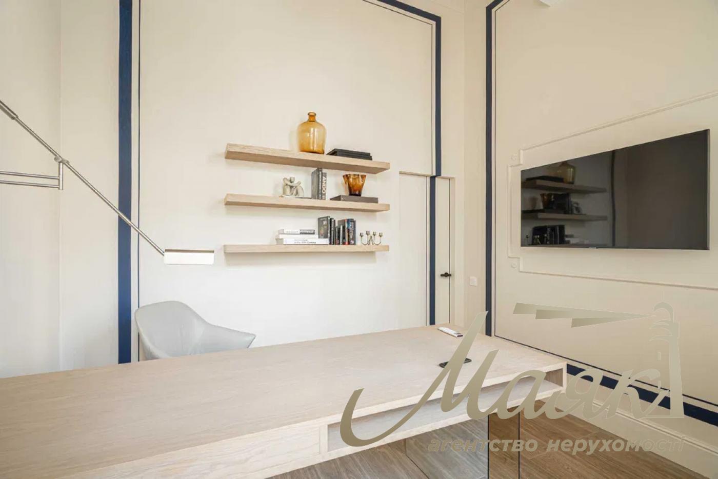 Продаж офісу в центрі, вул. Саксаганського