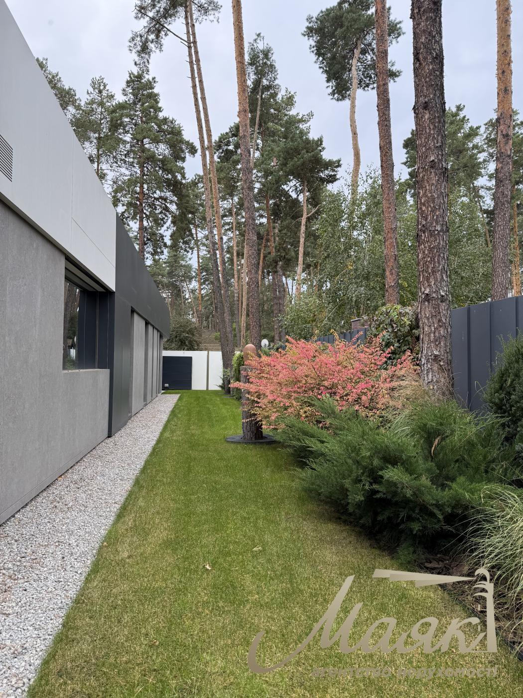 Продажа 1-этажного дома 305 м2, в Плютах