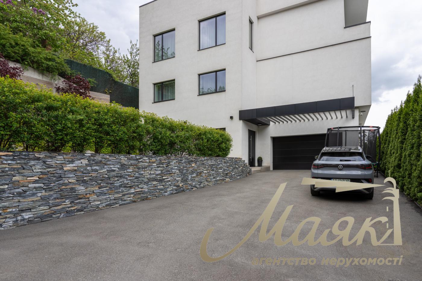 Продаж будинку на Батиєвій горі з розкішним краєвидом, Київ, Центр.