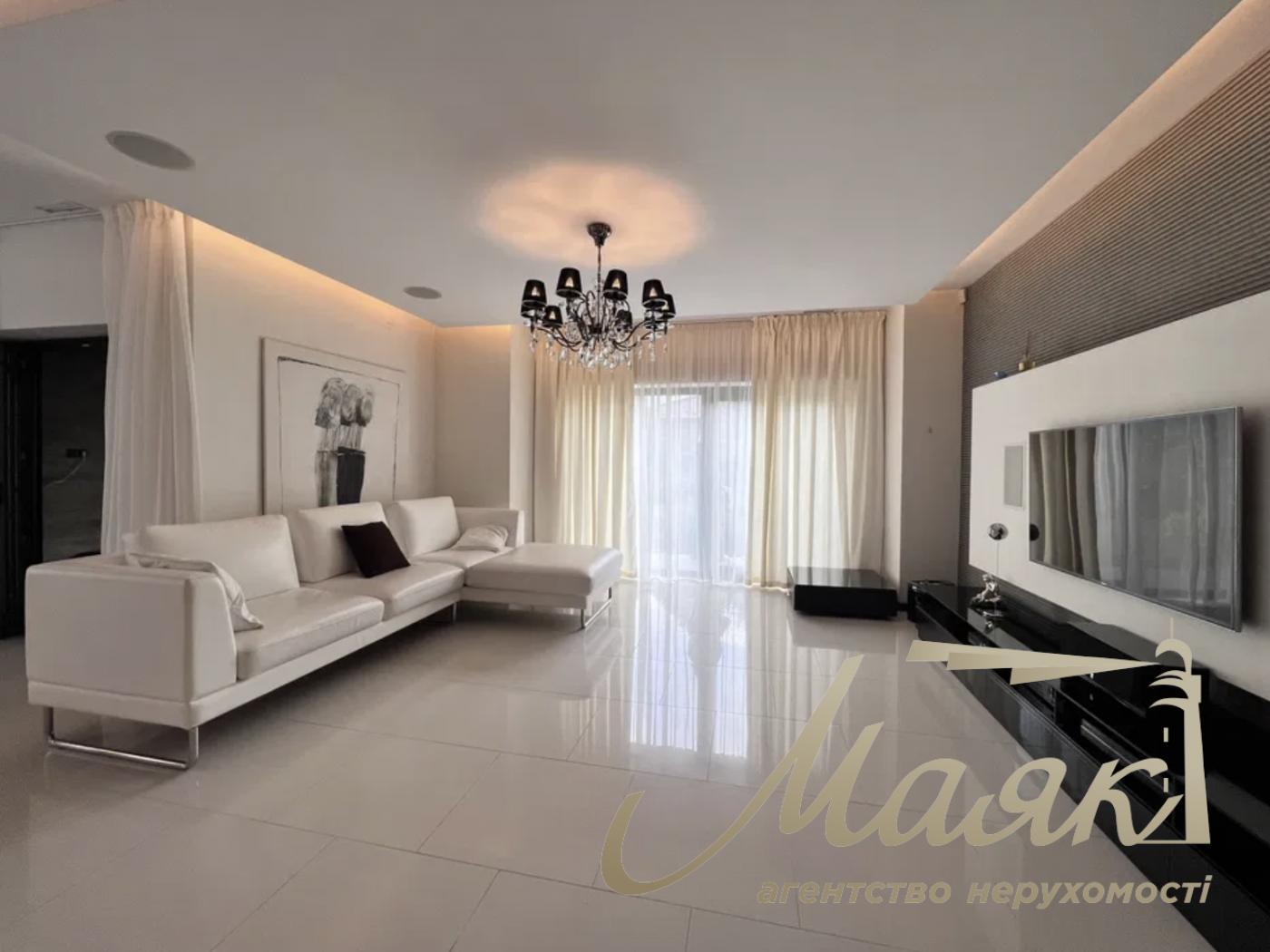 Оренда сучасного будинку Козин, Конча Заспа, з басейном