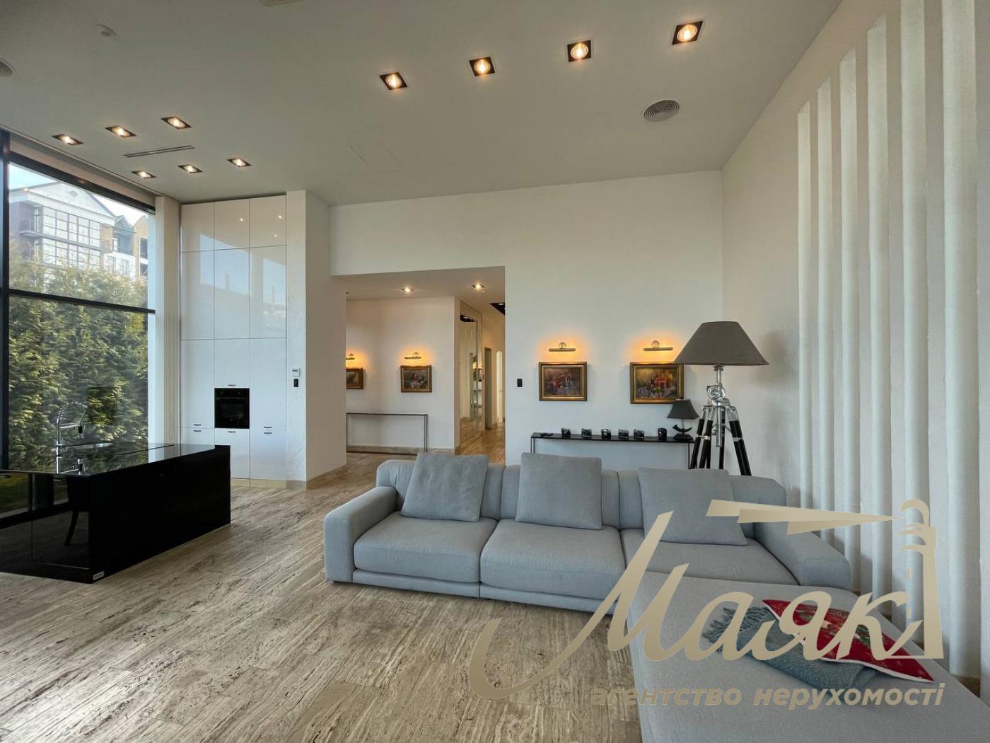 Оренда будинку Лісники- 200 м2 у котеджному містечку Хутір Ясний, з виходом на озеро, 10 соток