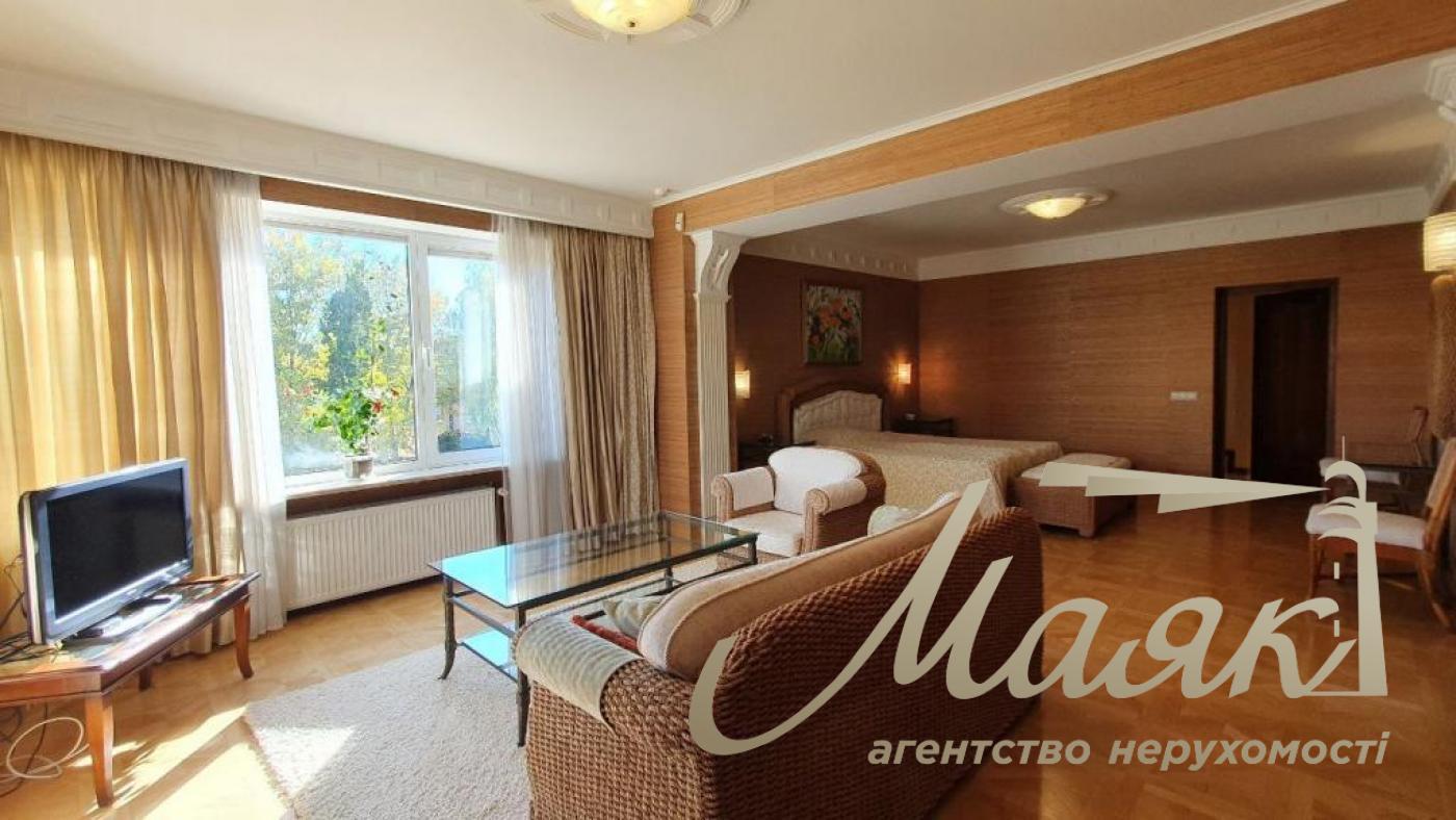 Sale of house 700m2 Kozin