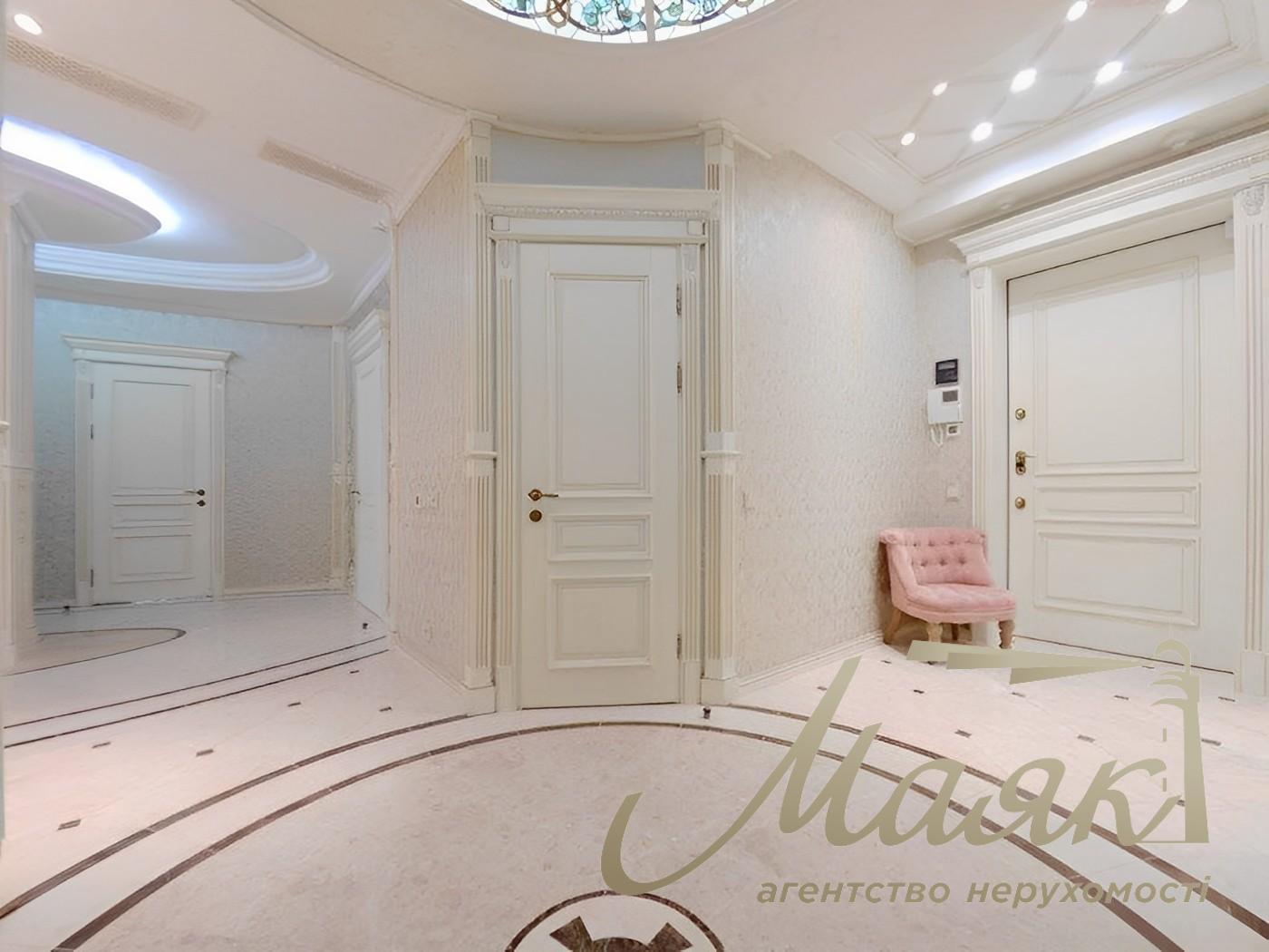 Rent of a 4-room apartment in an elite gated complex Lipskaya Bashnya, Pechersky district.
