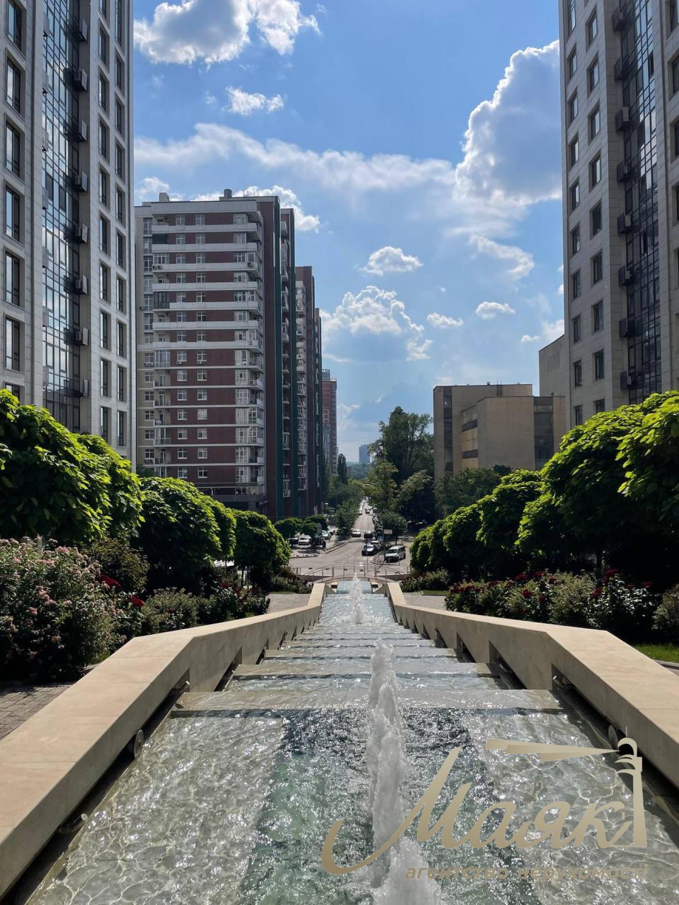 Sale of apartment 176m2 in residential complex Boulevard of Fountains, Sapernoye Pole street, Pechersk, Kyiv