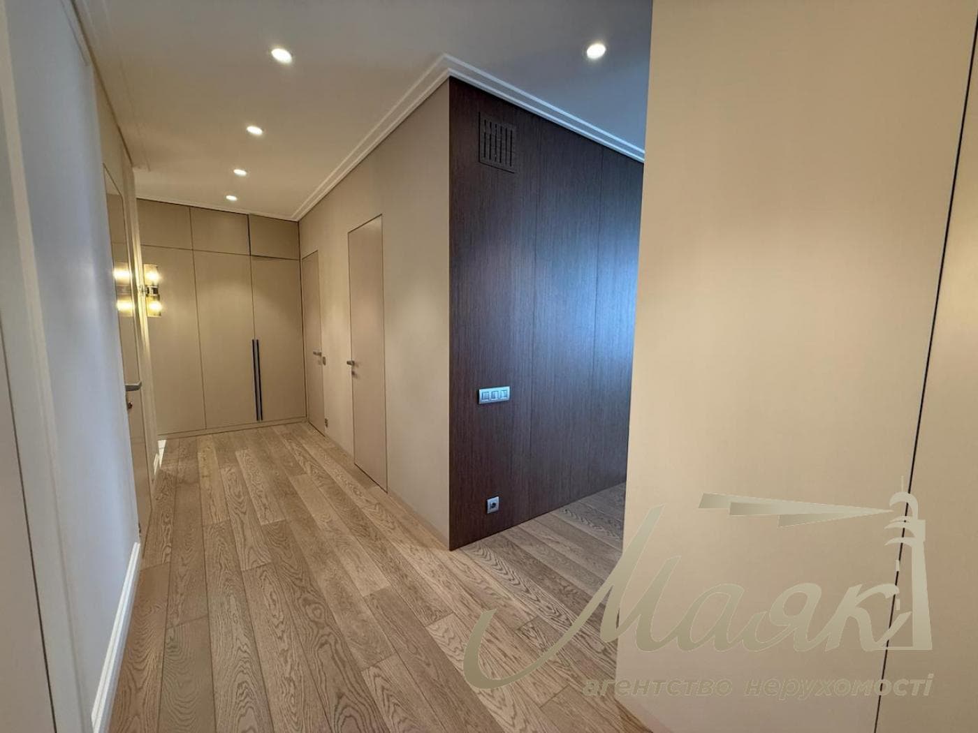 3-room apartment for rent in the "French Quarter 2" residential complex, 3a McCain Street, Pechersk