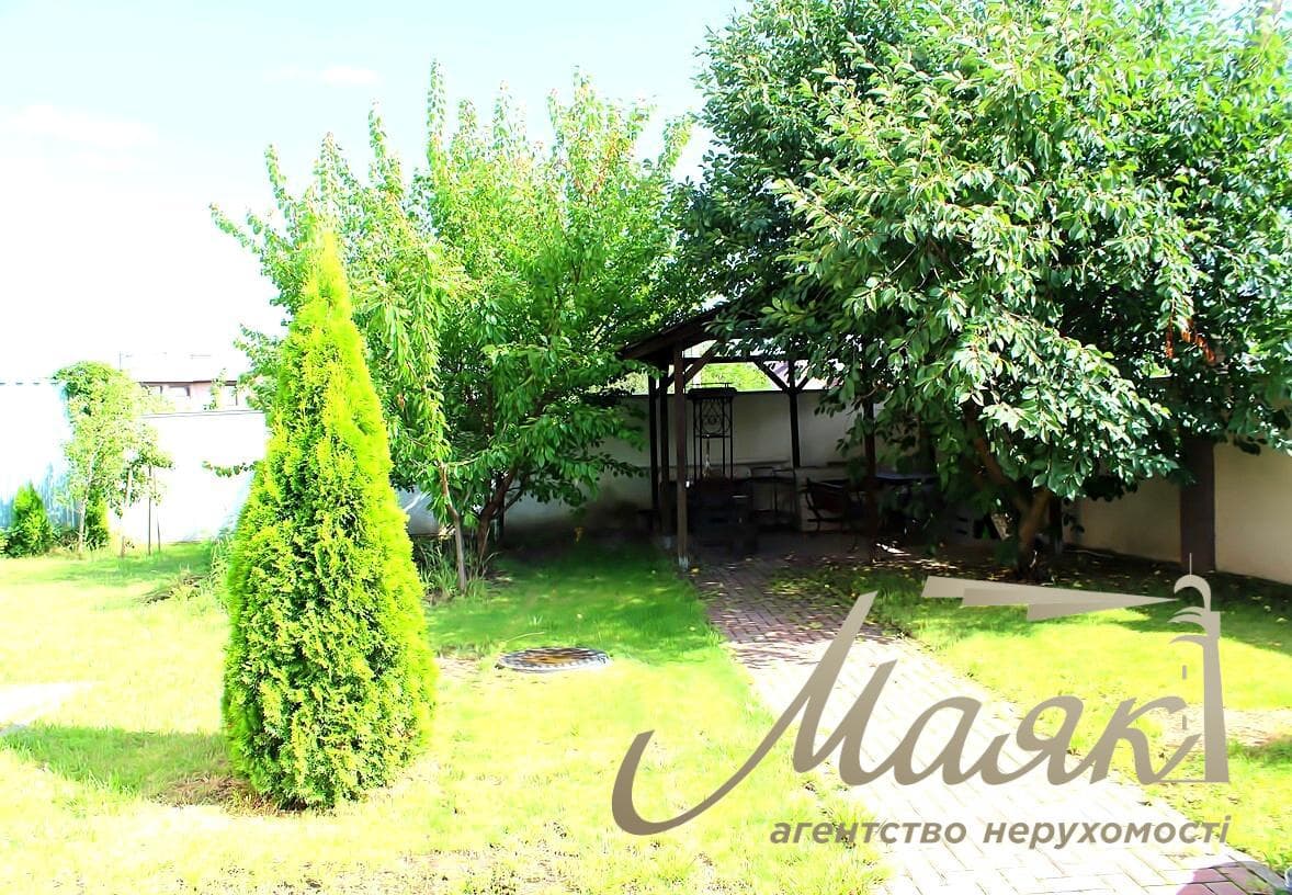 House for sale 261.6m2 in Gatnoye village, near Kiev Ozernaya street, Kyiv-Svyatoshinsky district.