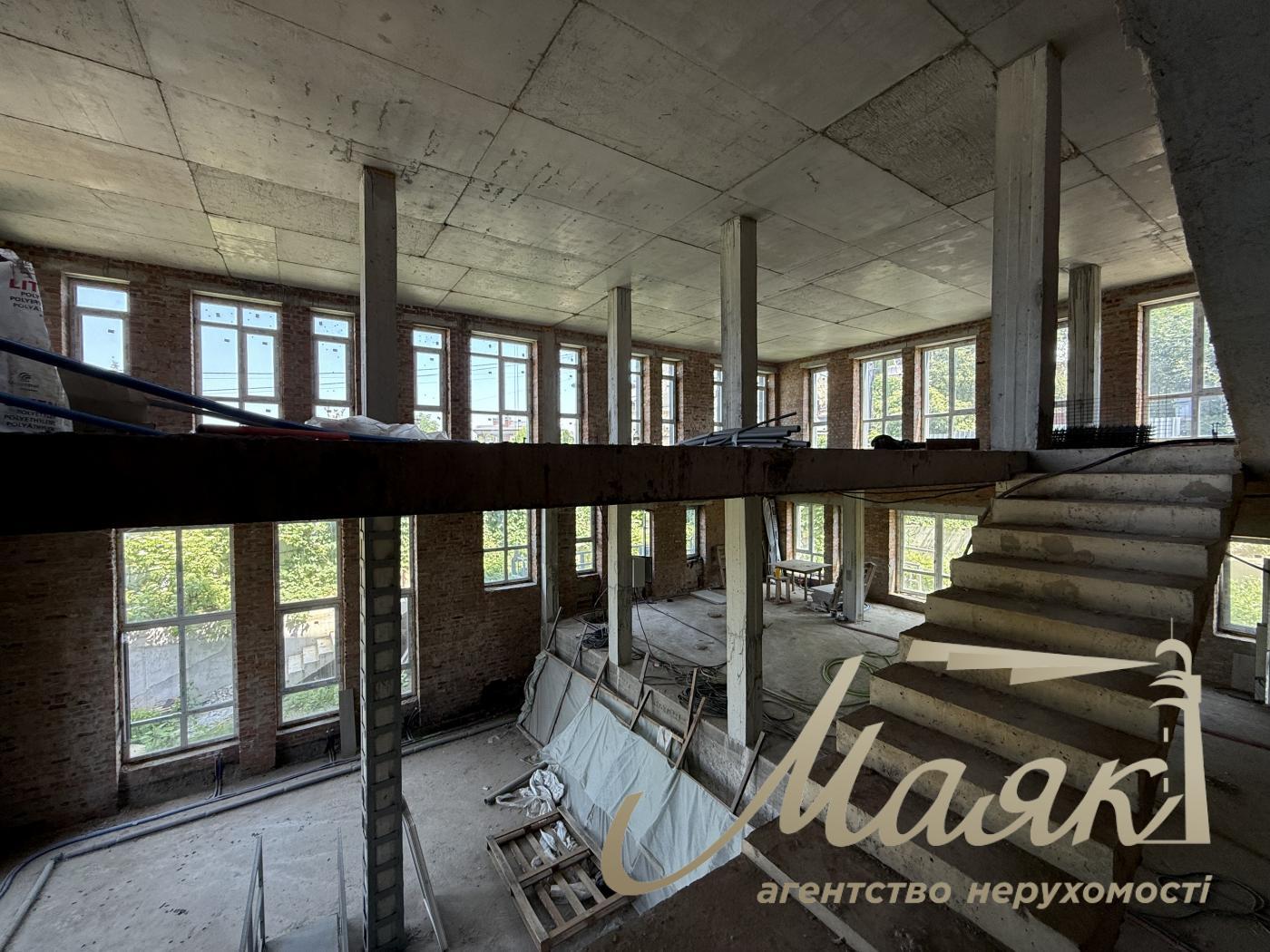Продаж цілої будівлі в самому центрі Києва вул. Мічуріна, Звіринець, Київ біля IQ Бізнес центру