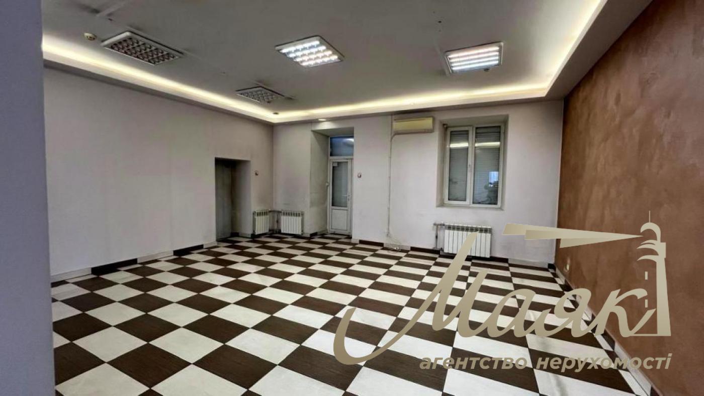 Rent a facade premises 113 sq.m.sq. Lower Val, Podol