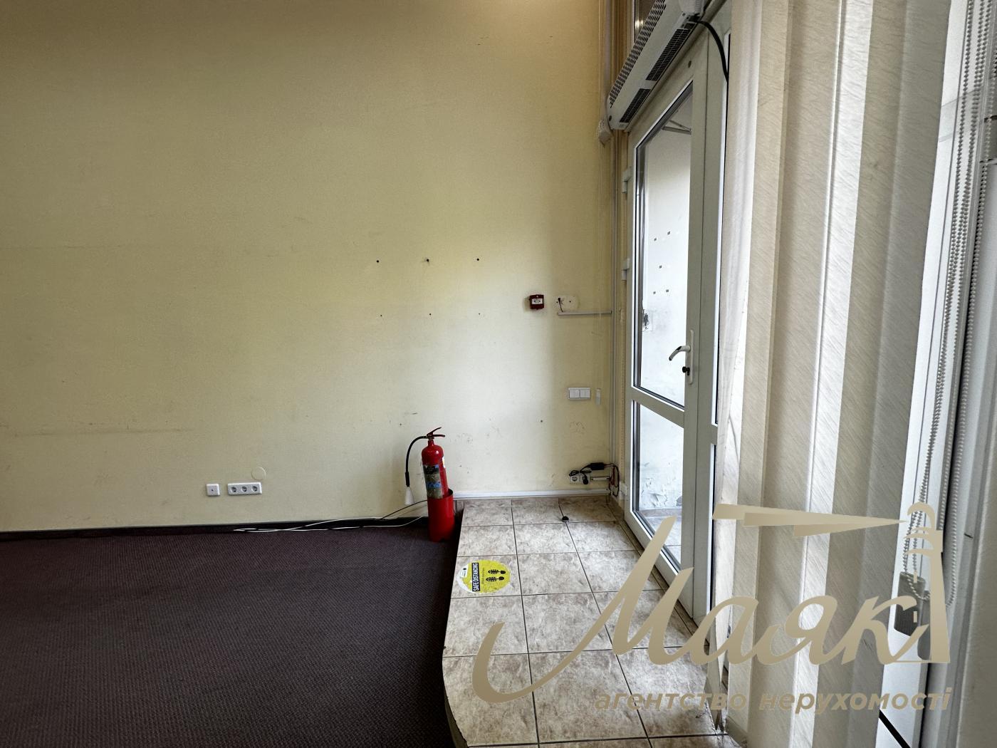 Продаж офісного приміщення в центрі вул. Тургенєвська, 28А-30А