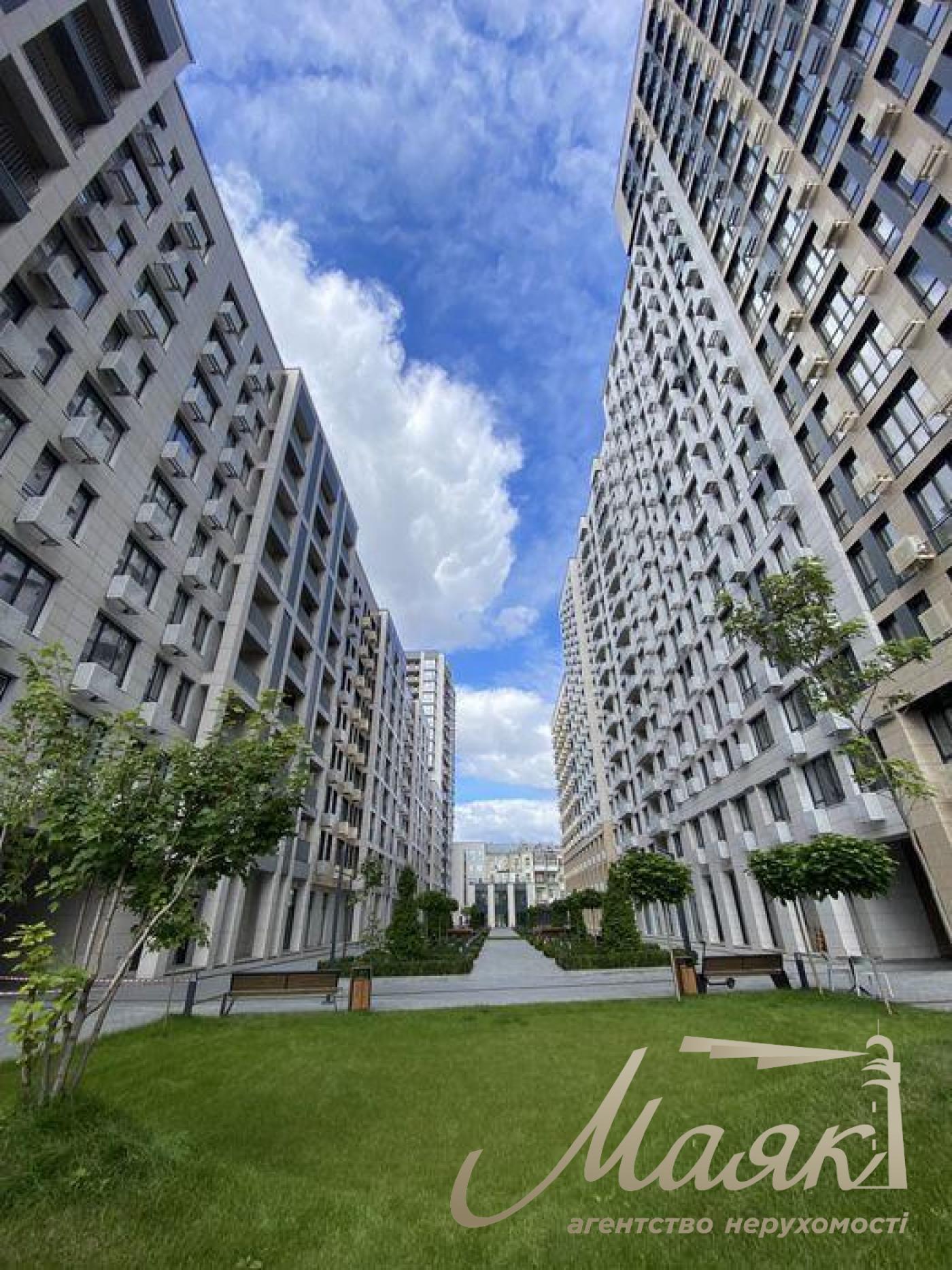 Оренда фасадного приміщення 118м2 в ЖК "Ярославів Град" Золоті Ворота