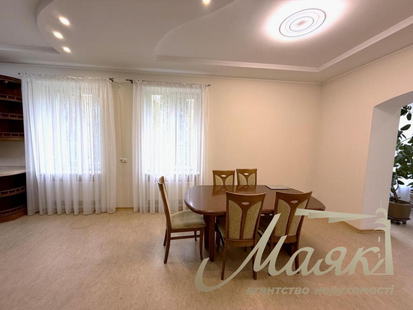 Оренда 2-х поверхового будинку 340м2, Козин