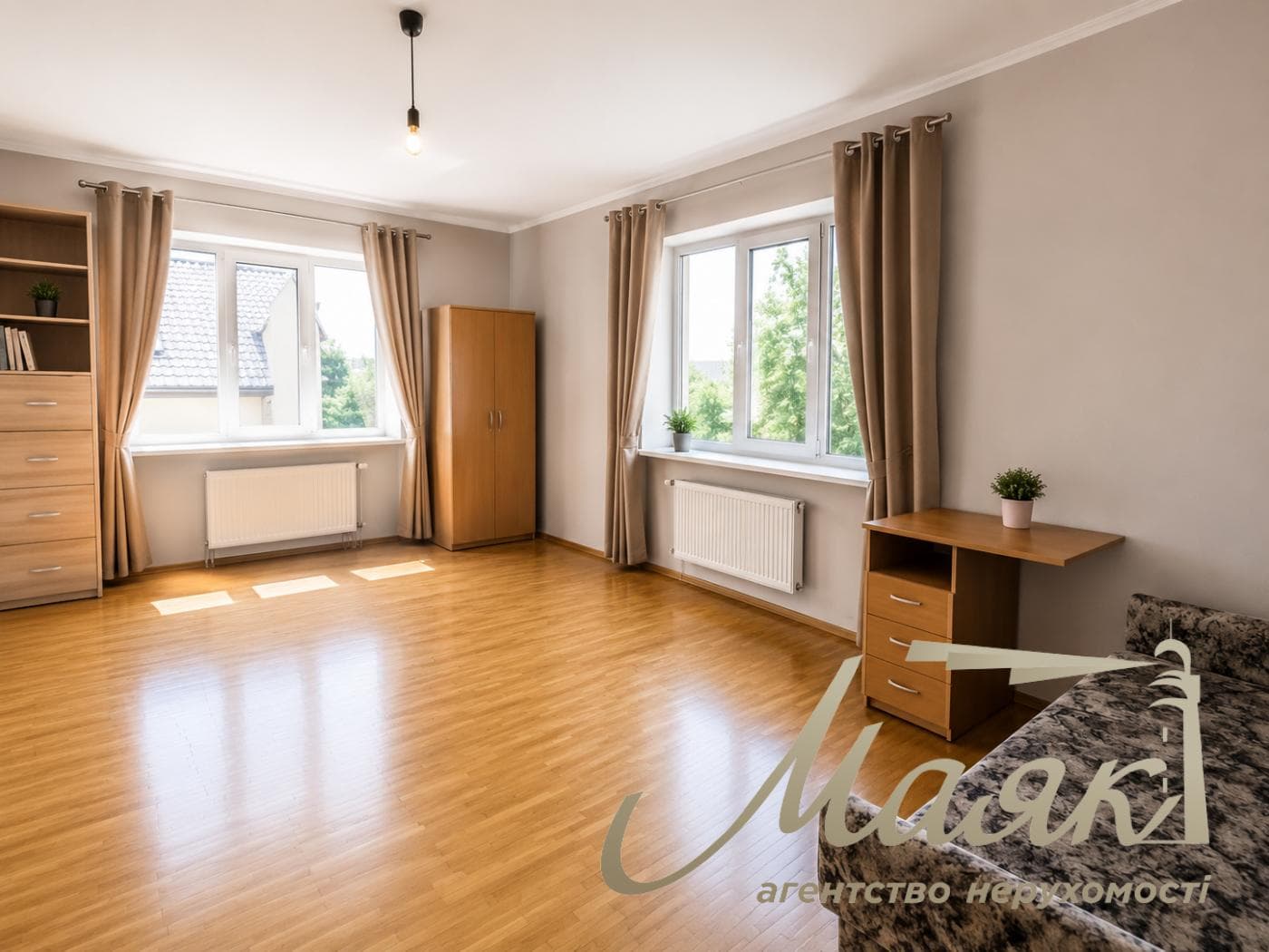 Оренда двоповерхового будинку площею 260 м² у с. Лісники, вул. Південна, Обухівський напрямок, Київська область