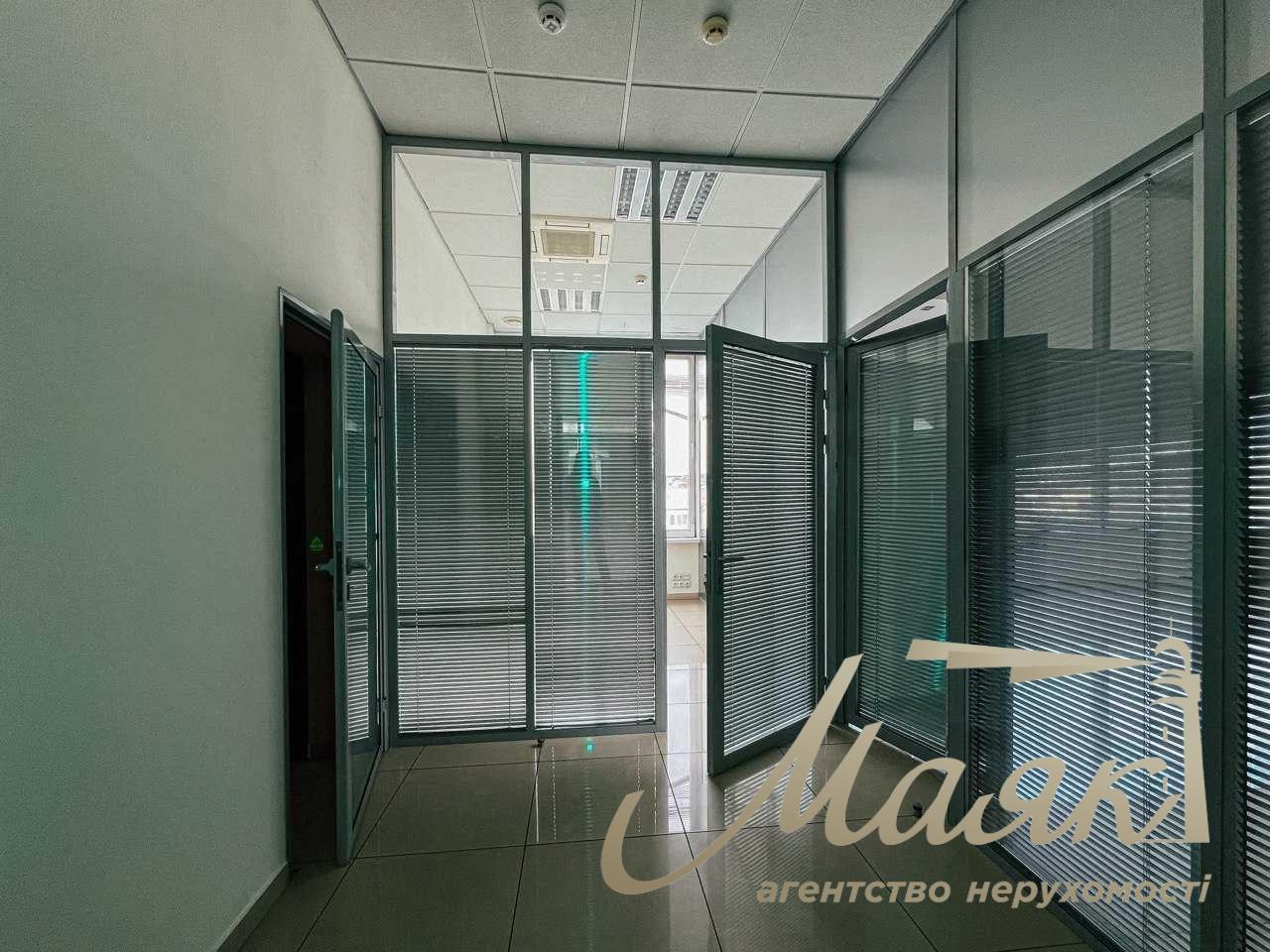 Оренда офісу на Печерську 1 158м2 на б-р Лесі Українки 26.