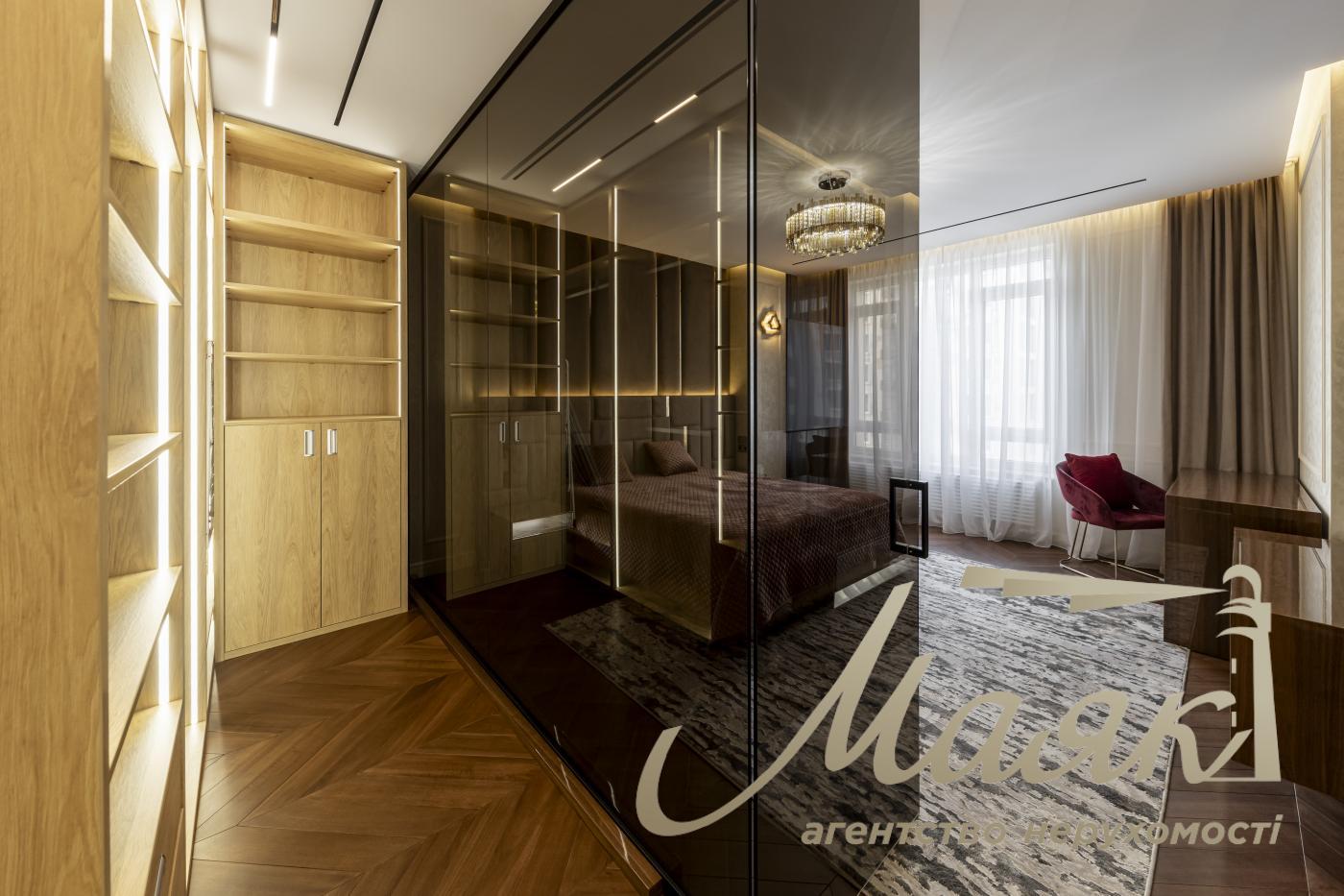 Продаж 3к квартири 122м2 в ЖК Бульвар Фонтанів, вул. Саперне Поле