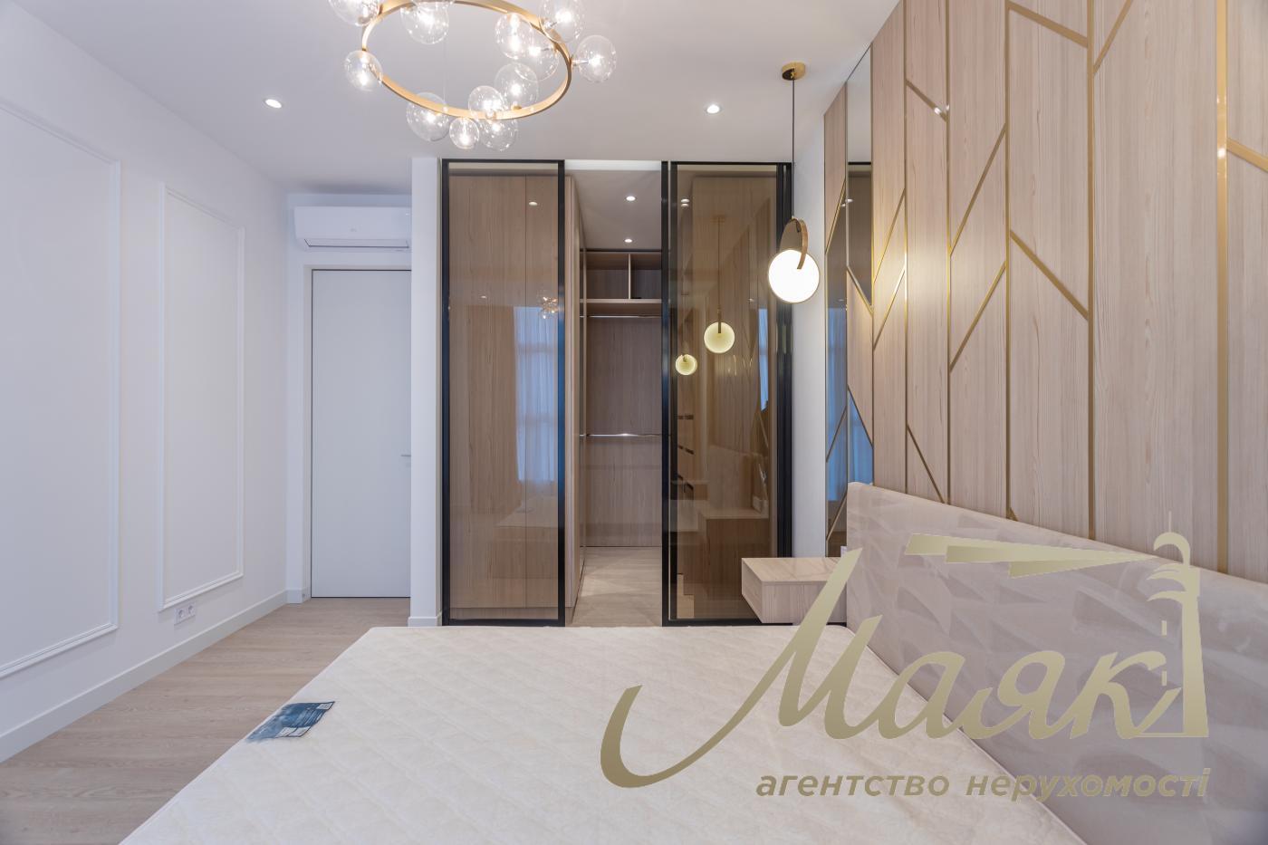 Продаж 4-кімнатної квартири 180 м² в ЖК "Новопечерські Липки", Драгомирова 15Б, Печерський район, Київ.