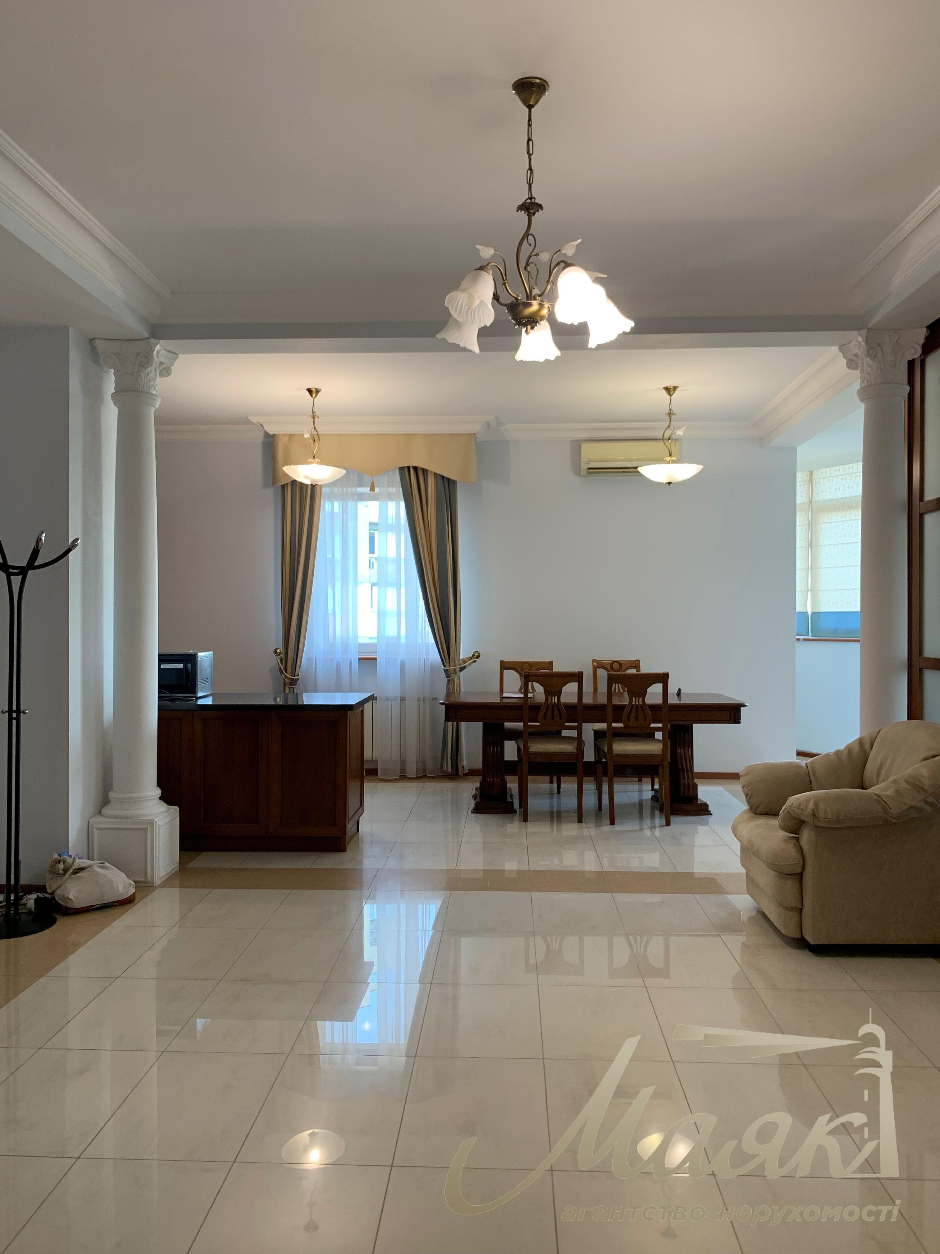 3-room apartment for rent at 12E Ivasyuka Ave., Obolonska Embankment.