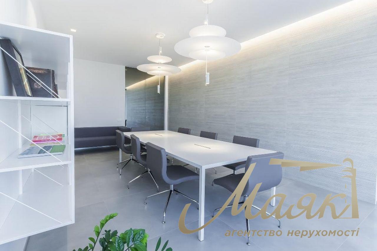 For sale office with view in BC Carnegie Tower Pechersk 160 m2