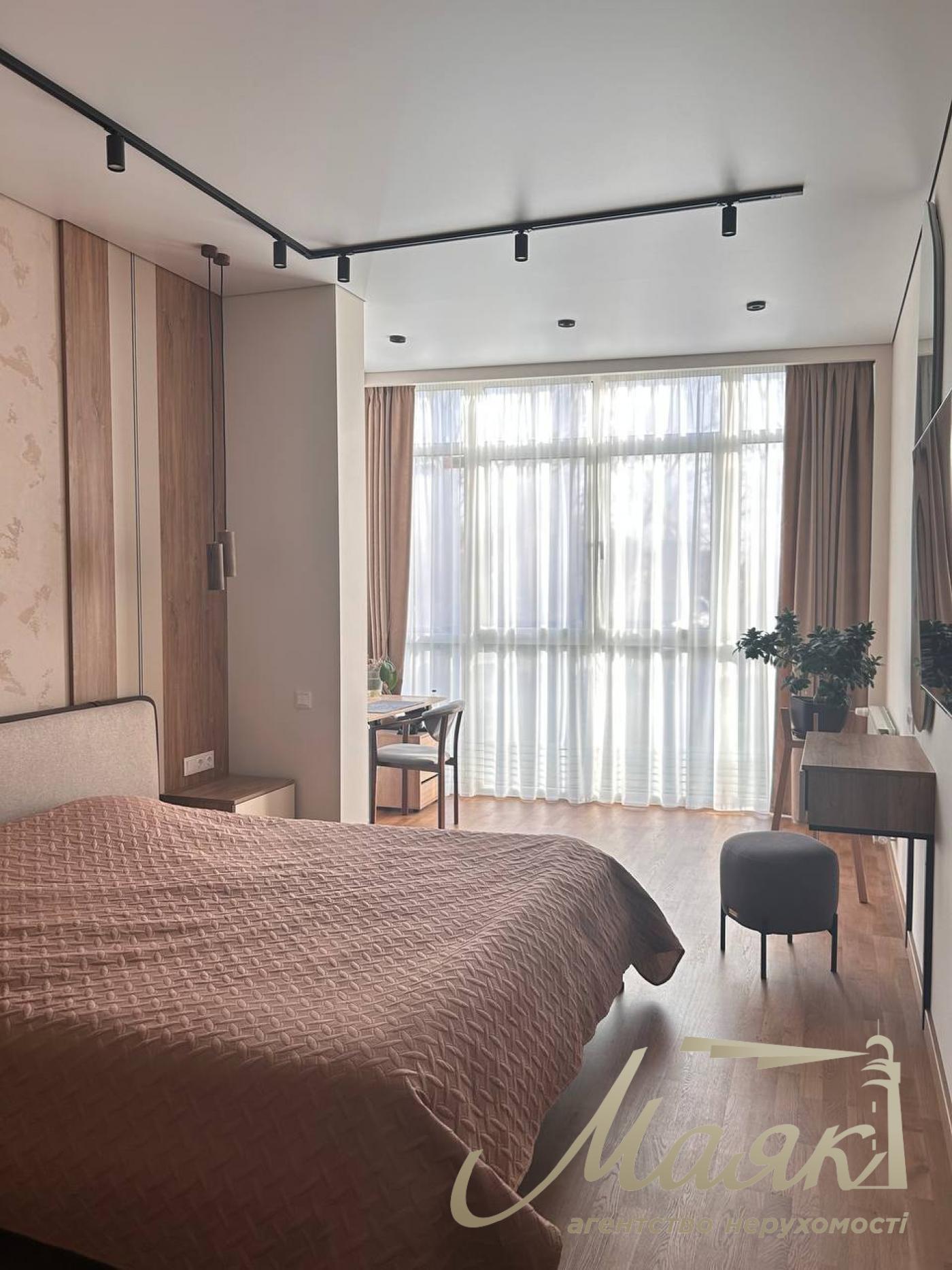 For sale 3-bedroom apartment with terrace in LCD "Italian Quarter" Obolonsky district