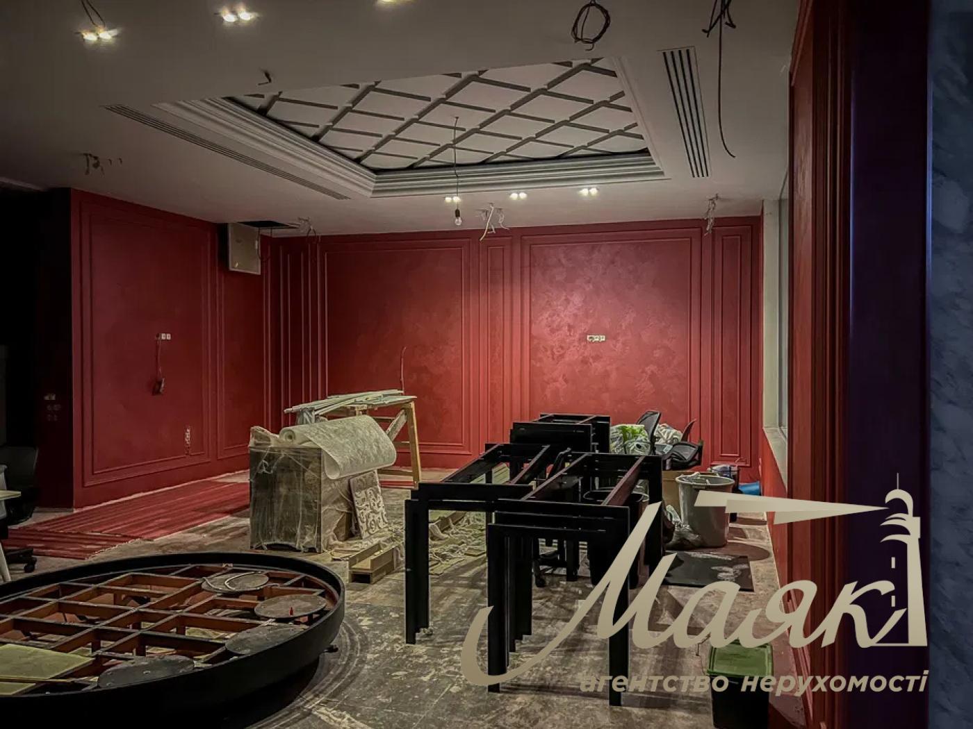 Commercial premises for rent 637m2 on Lesya Ukrainka 34, Pechersky district.
