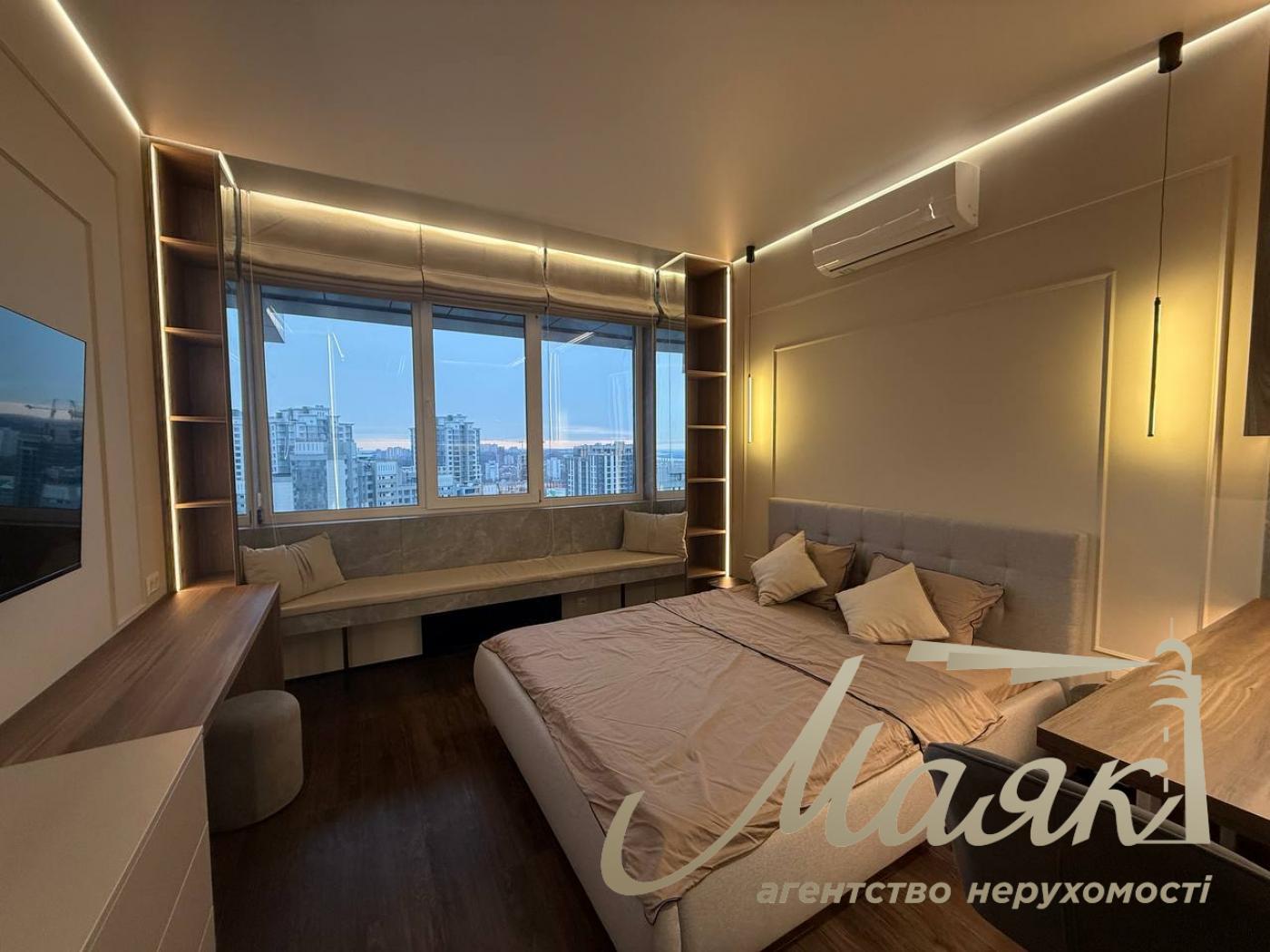 Sale of studio apartment in residential complex Delmar, Dragomirova st.