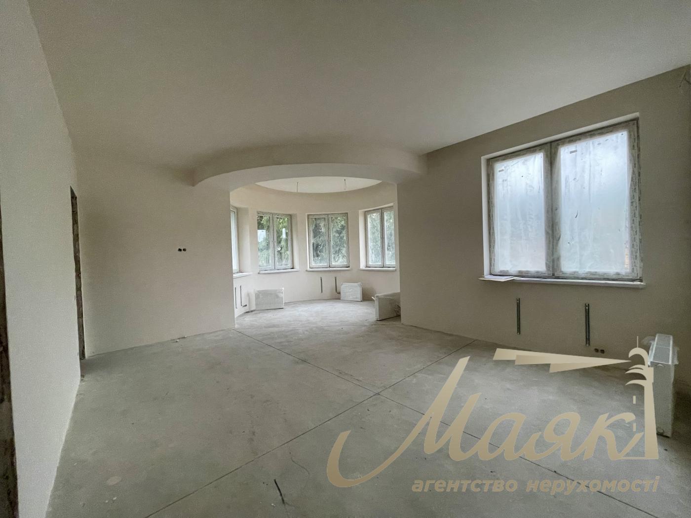 Продаж будинку з гаражем 365м2, ділянка 15 соток у КМ "ОБРІЙ - К" вул. Центральна, у с. Козин,