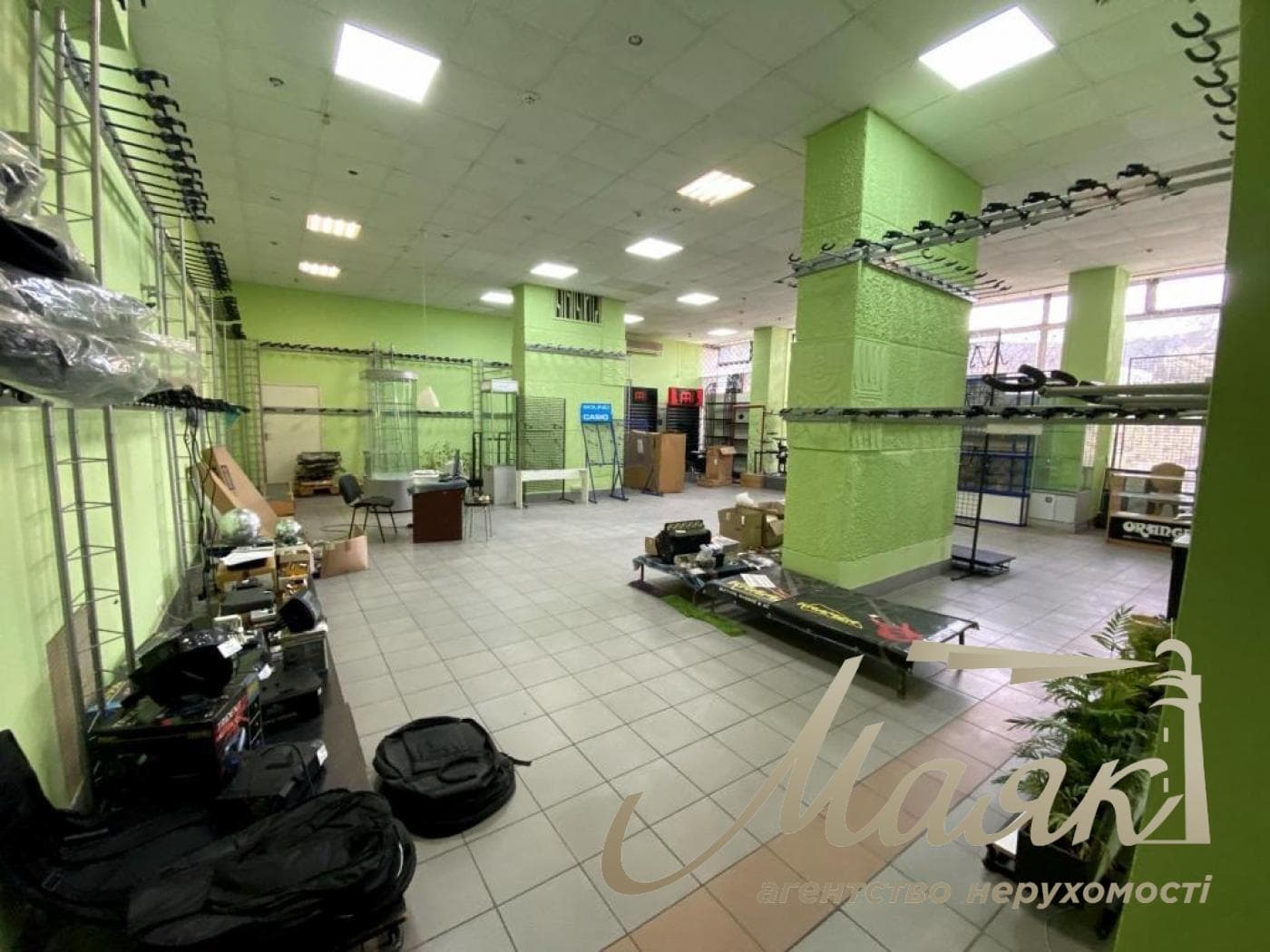 Оренда фасадного приміщення 510 м.кв. Велика Васильківська, метро Либідська
