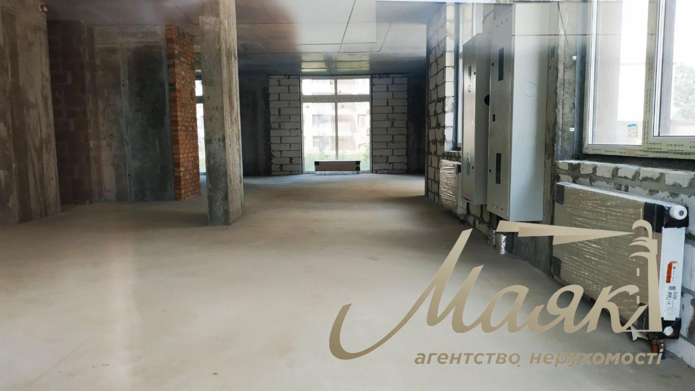 Rent of facade space 135m2 in residential complex Varshavsky