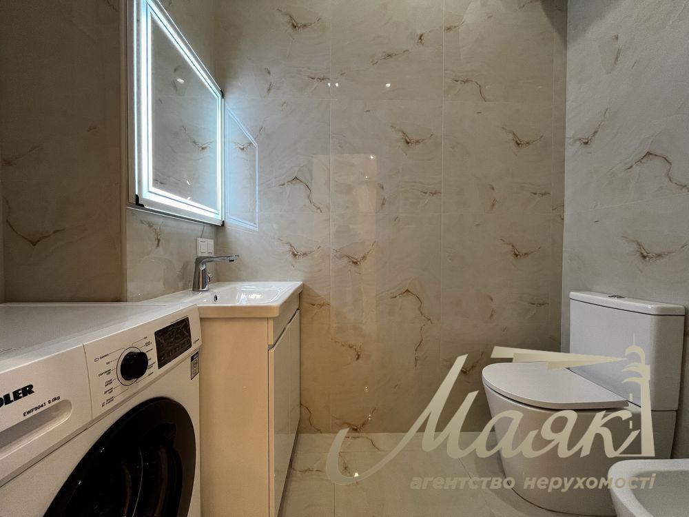 Rent 3-room apartment in the royal house, Tarasovskaya str. 8