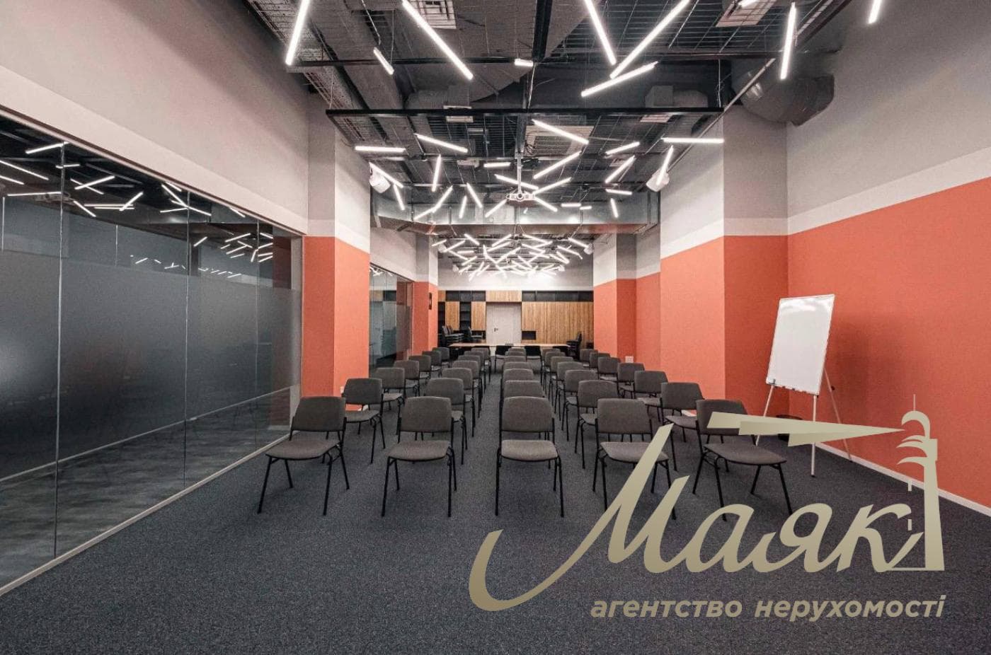 Оренда офісу площею 1000 м² на 200+ робочих місць | Станція метро «Лісова» | 1500+ паркувальних місць