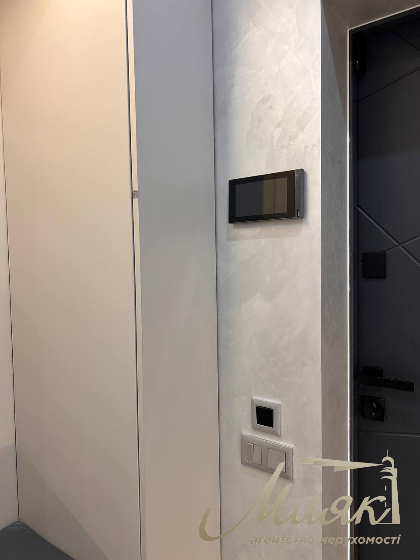 For sale 3-bedroom apartment with terrace in LCD "Italian Quarter" Obolonsky district