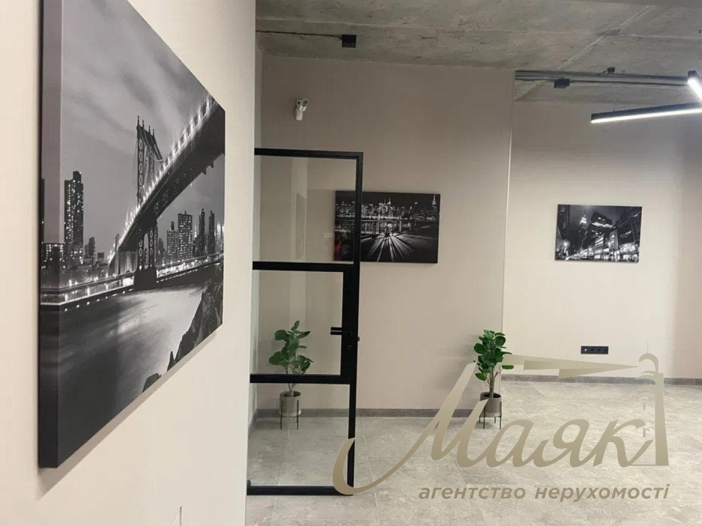 170 m² office space for rent in the Cardinal residential complex, Pechersky District.