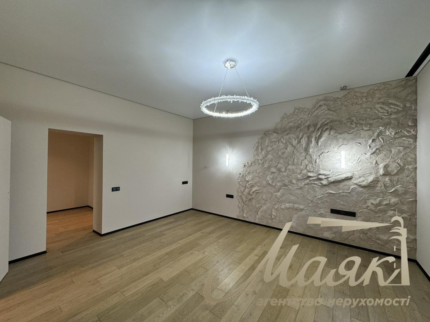 Продажа дома 286 м2  в с.Ходосовка КГ ВИТАГРАД