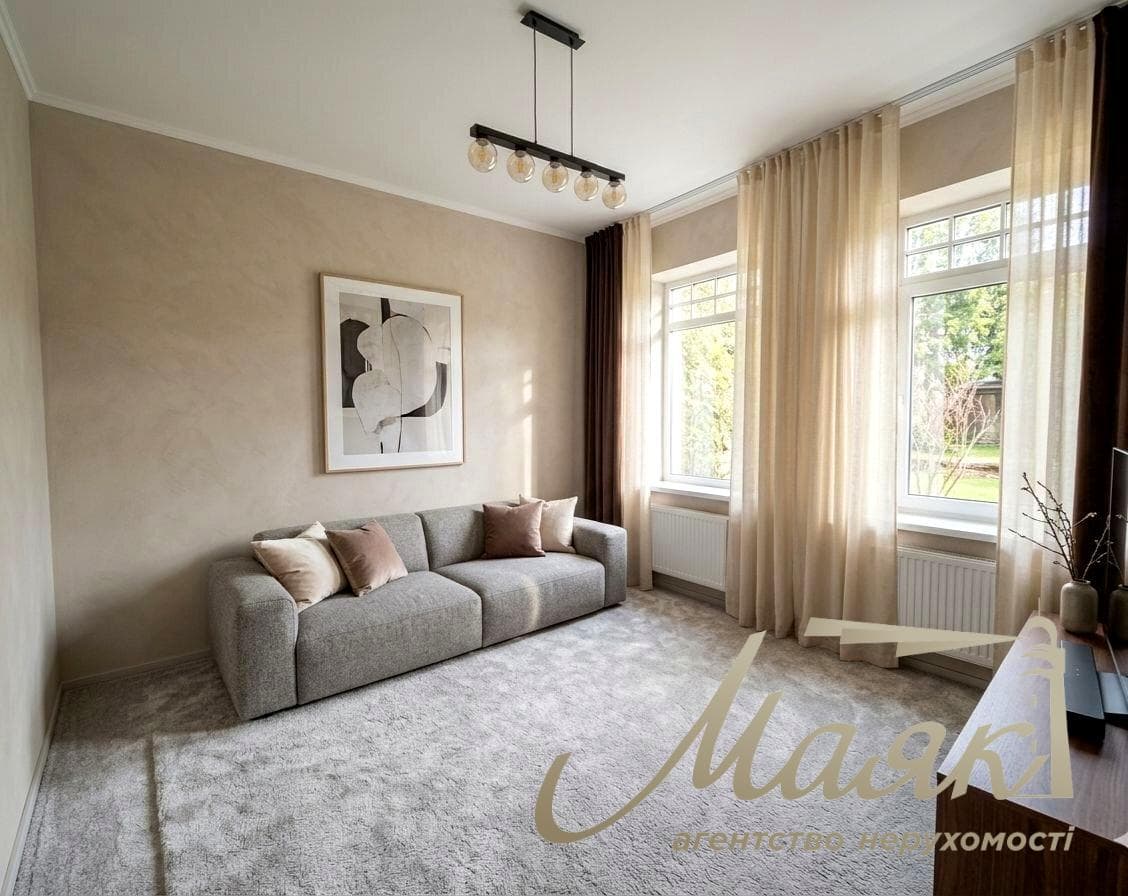 Оренда преміальної садиби площею 350 м² з басейном у оточенні лісу | Ходосівка – Кременіще