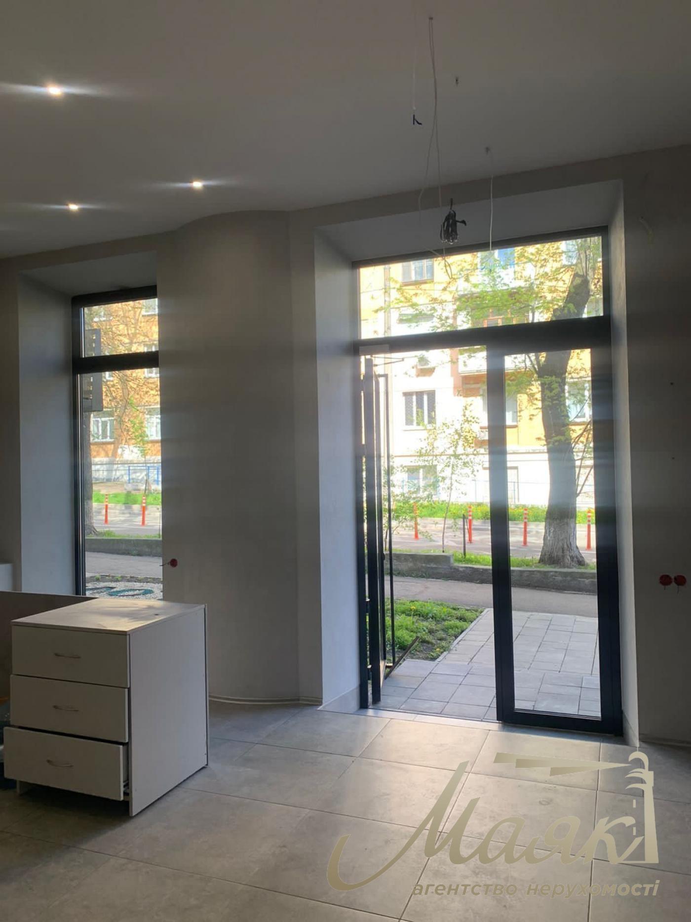 Аренда фасадного помещения 40 м.кв ул Цитадельная